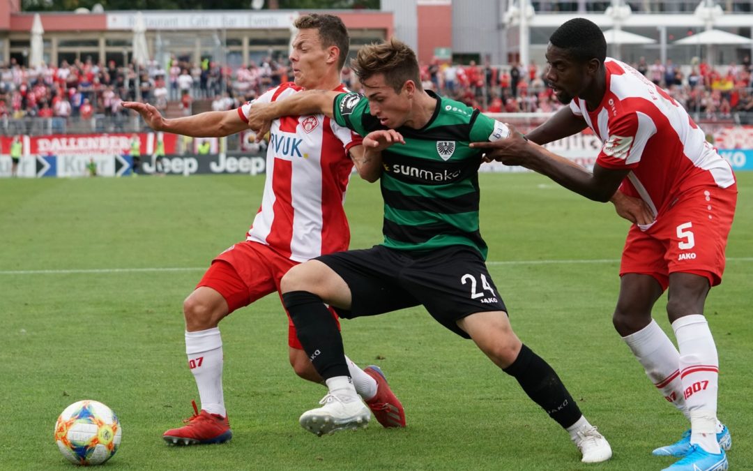 Unter Flutlicht gegen die formstarken Würzburger Kickers