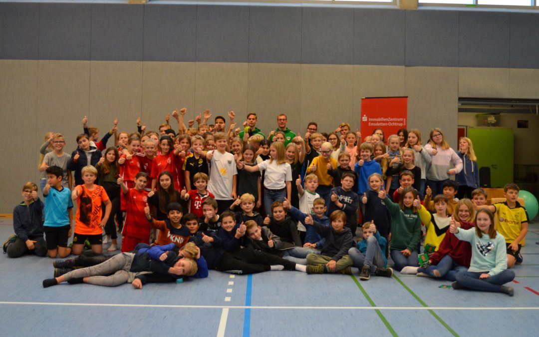 Preußen besuchen Martinumscup in Emsdetten und überreichen Preise