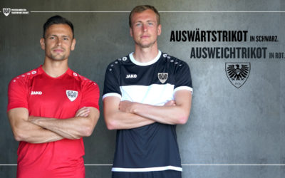 Neue Trikots am Wochenende im Einsatz: Auswärts in schwarz, Ausweich in rot