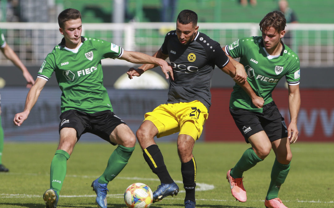 Fohlen-U23 von Borussia Mönchengladbach galoppiert an der Hammer Straße auf
