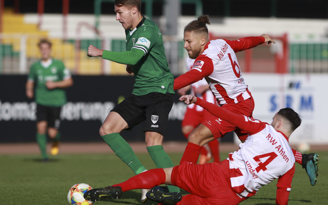 Unter Flutlicht im Südstadion: Englische Woche führt zu Fortuna Köln