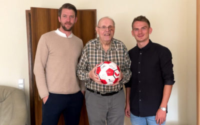 Peter Niemeyer und Thorben Deters besuchen verletzten Preußenfan