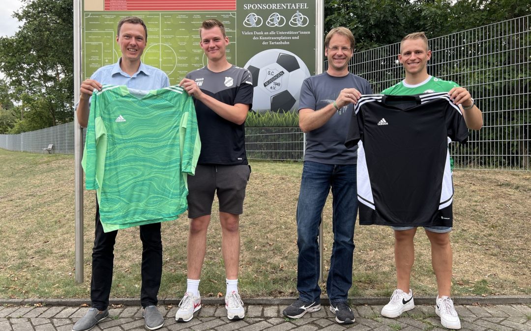 eAdlerträger übergeben Trikotsatz – Jetzt selbst beim Talente-Cup zocken!