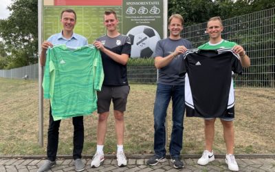 eAdlerträger übergeben Trikotsatz – Jetzt selbst beim Talente-Cup zocken!