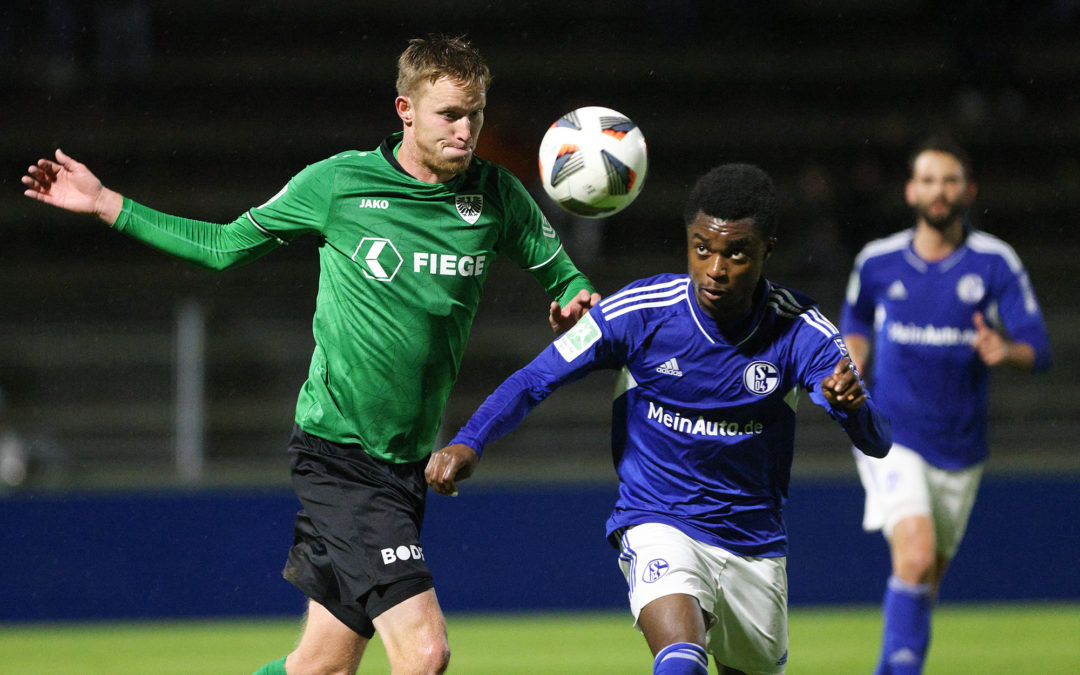 Schöne Momentaufnahme aber volle Konzentration auf Schalke