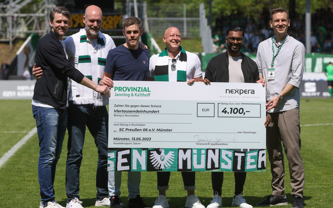 Torhungrige Profis sammeln 4.100 Euro für die YOUNGSTARS  