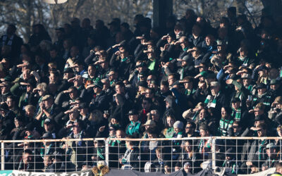 Strahlende Sieger im sonnendurchfluteten Preußenstadion