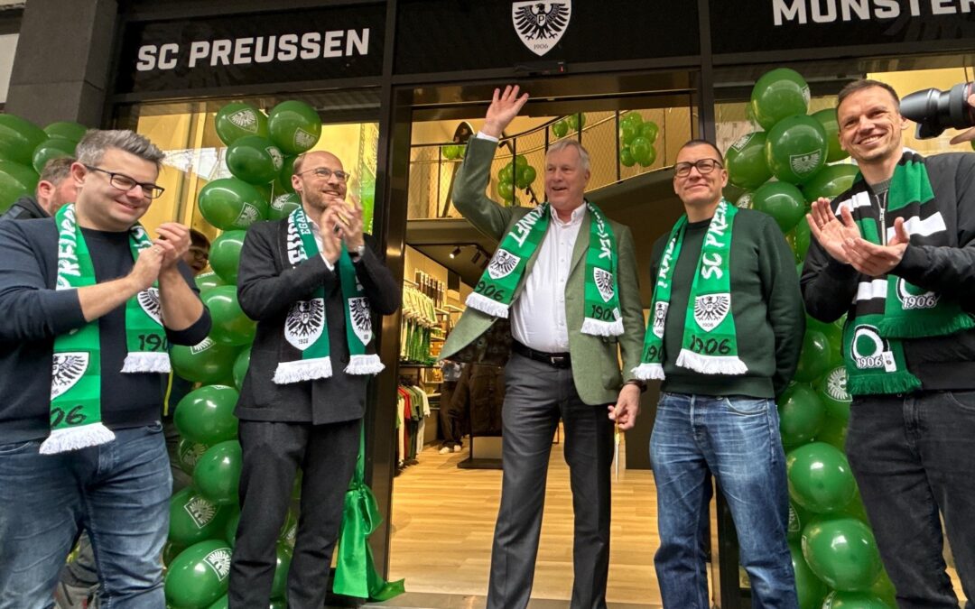 Fanshop-Eröffnung in der Innenstadt lockt die Massen an