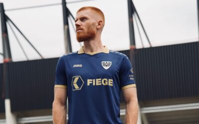 Blaues Ausweichtrikot komplettiert das Set für 2025/26