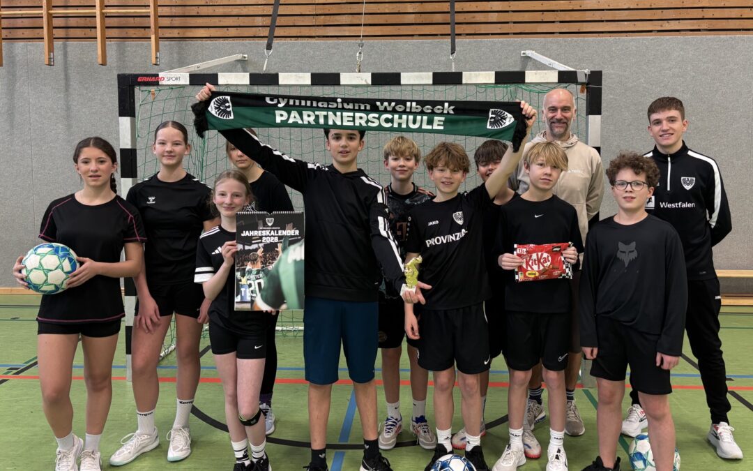 Fußballtag & Podcast-Besuch: Spannende Projekte mit Partnerschulen