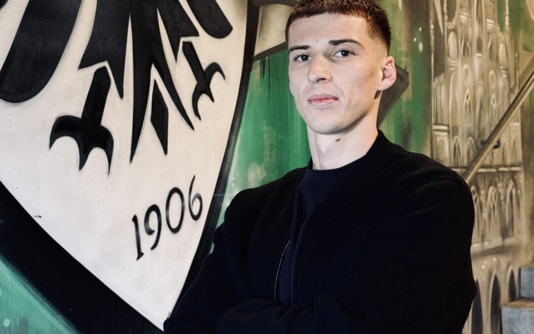 Ballsicher und variabel – Mittelfeldspieler Tobias Raschl wechselt an die Hammer Straße 