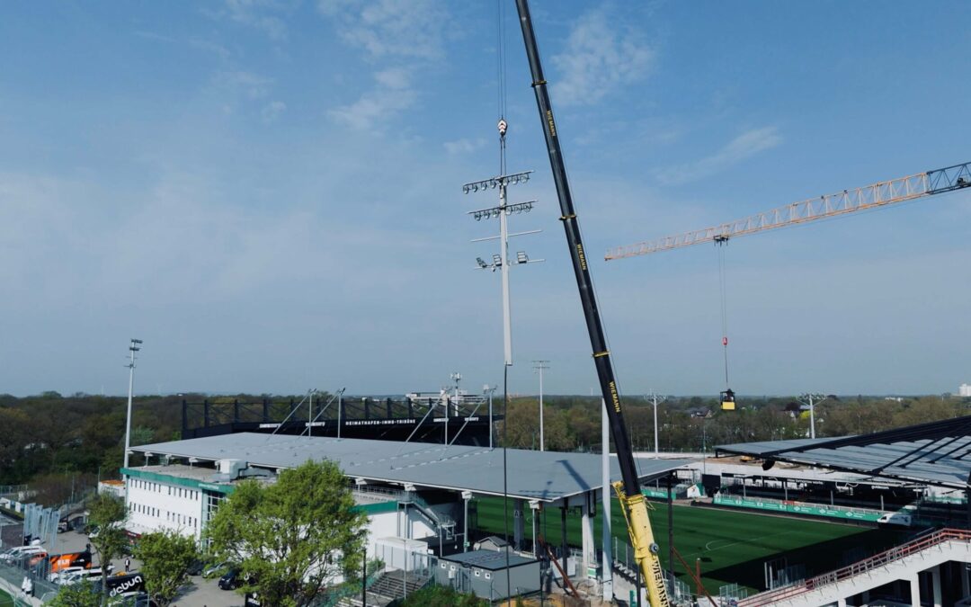 Ein Stück Stadiongeschichte – Erster Flutlichtmast zurückgebaut