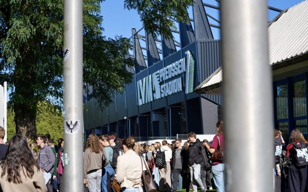 Mehr als 4.000 Studierende bei Erstsemesterbegrüßung im LVM-Preußenstadion 